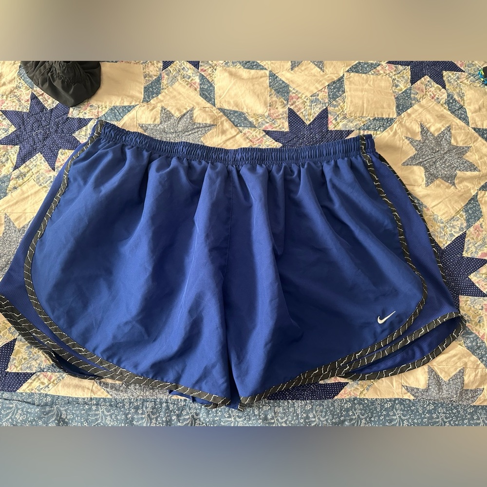 Nike Women's Tempo Shorts in Blue